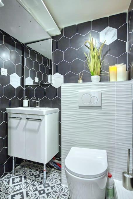 Le Nid Parisien Triplex Cosy Et Chaleureux Apartment ภายนอก รูปภาพ