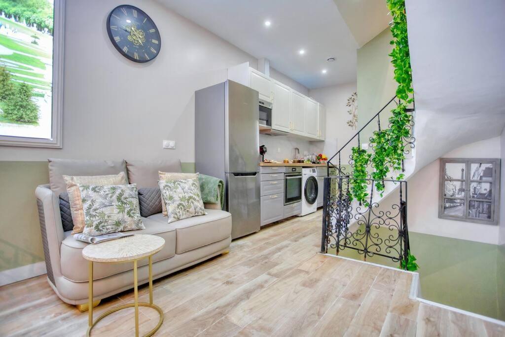 Le Nid Parisien Triplex Cosy Et Chaleureux Apartment ภายนอก รูปภาพ