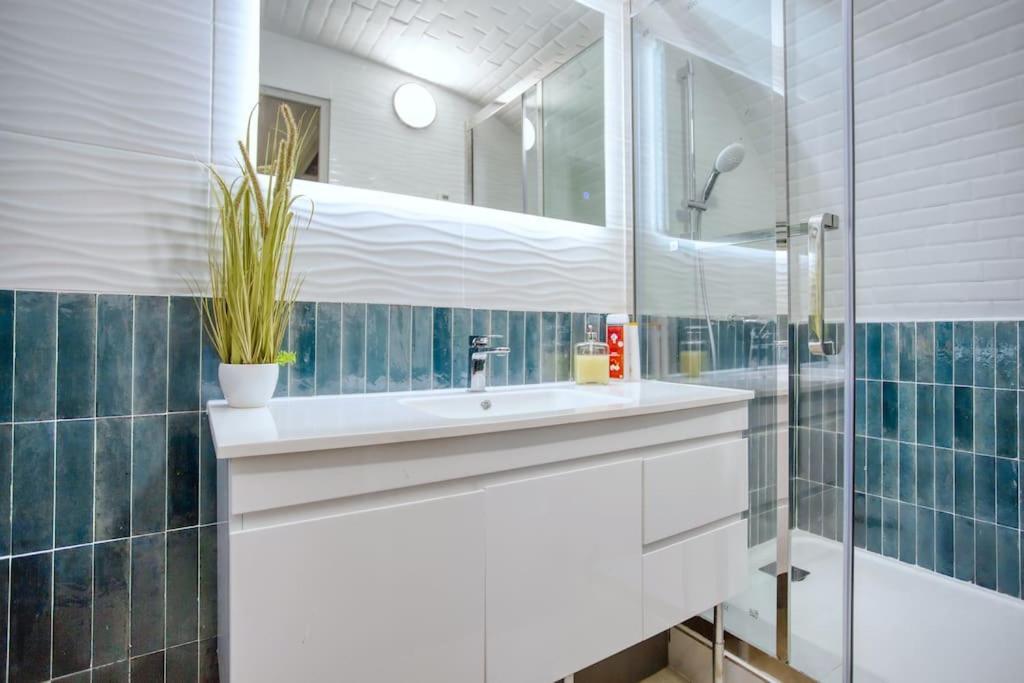 Le Nid Parisien Triplex Cosy Et Chaleureux Apartment ภายนอก รูปภาพ