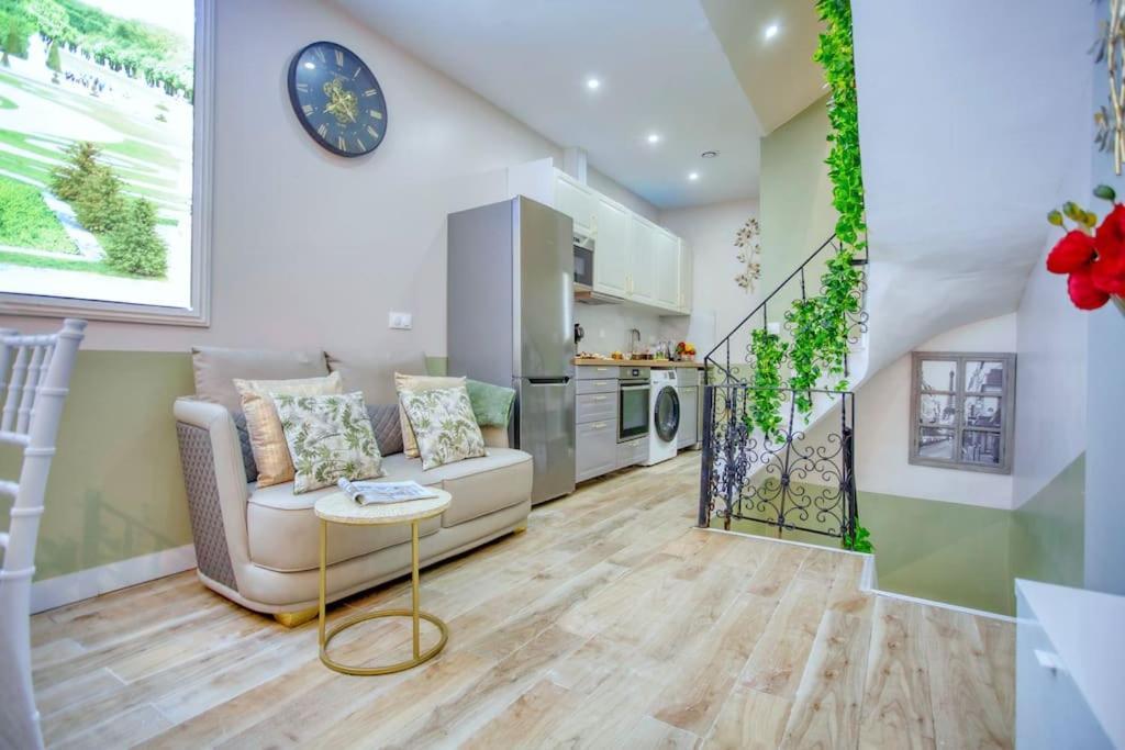 Le Nid Parisien Triplex Cosy Et Chaleureux Apartment ภายนอก รูปภาพ