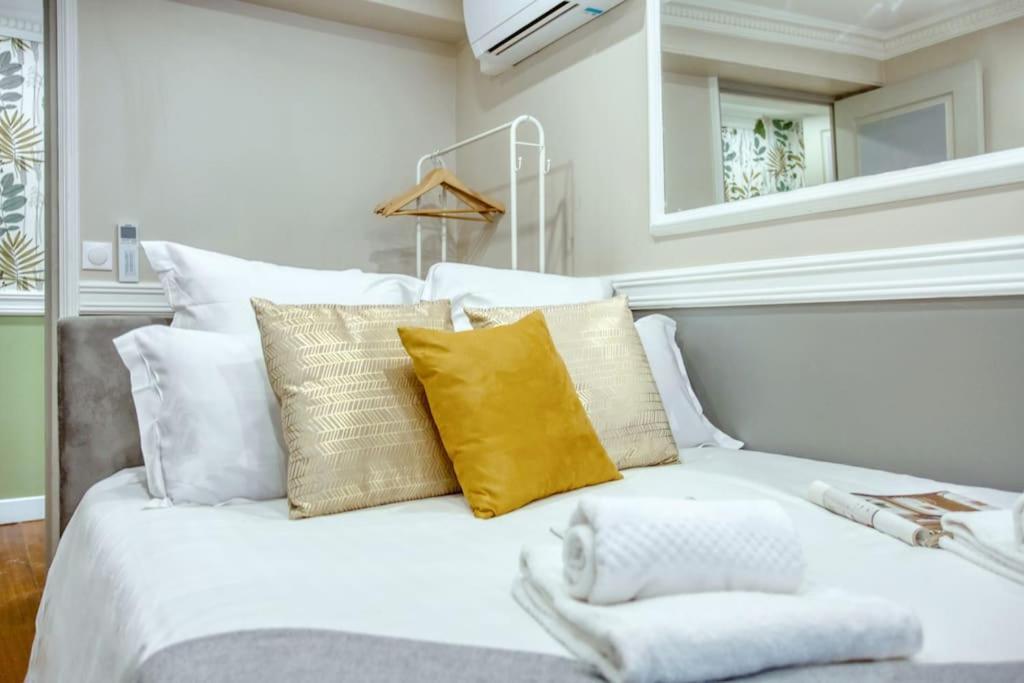 Le Nid Parisien Triplex Cosy Et Chaleureux Apartment ภายนอก รูปภาพ
